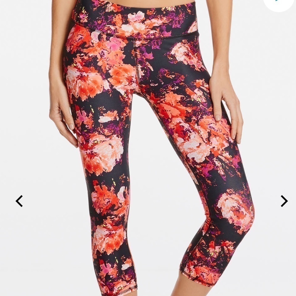 Define Mid-Rise Capri Impasto Floral Print